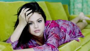 QueenS94033's tweet photo. what is the best music video https://t.co/0FC8aFBh1O
