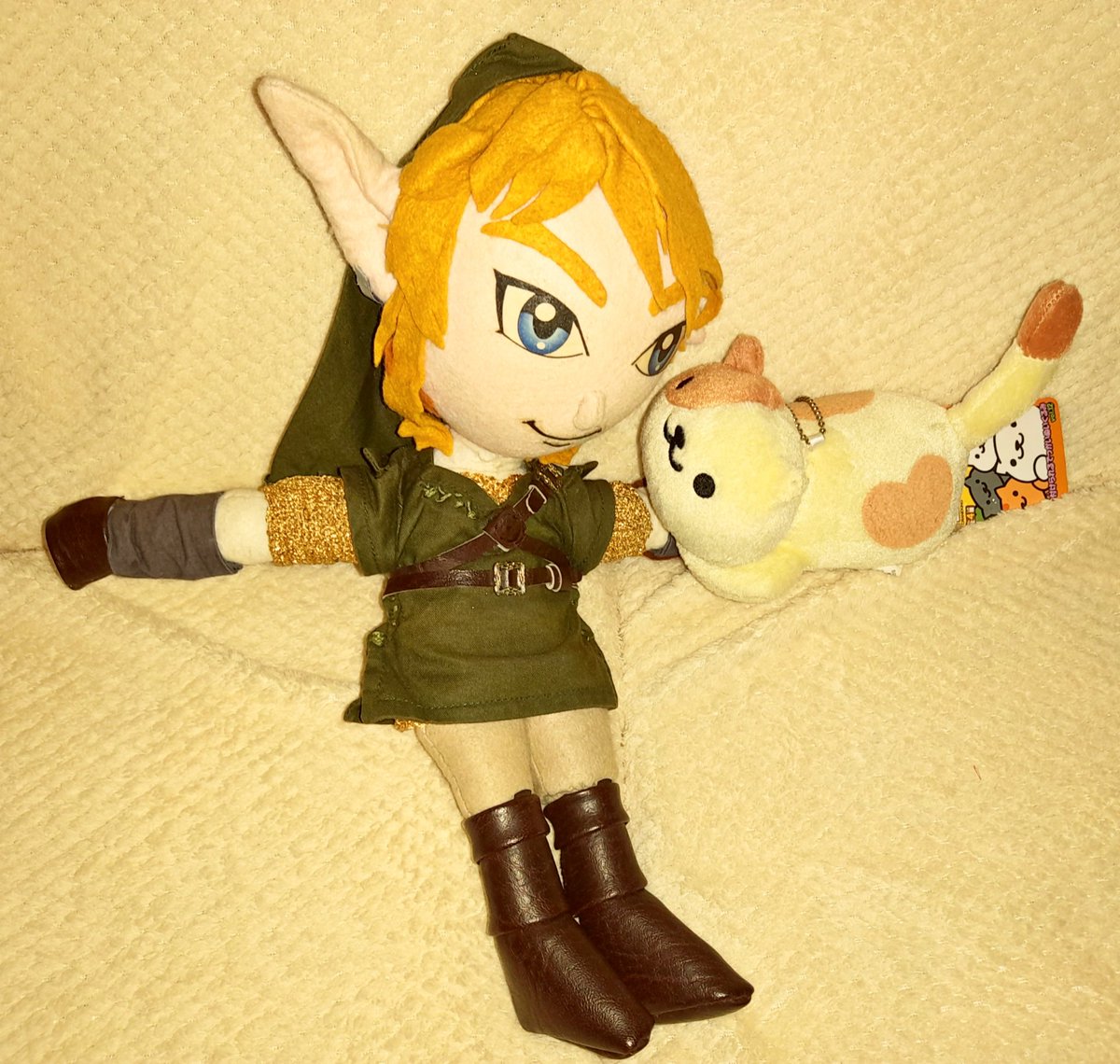 MotherOfPlushies tweet media