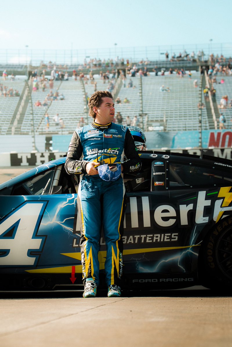Front Row Motorsports tweet media
