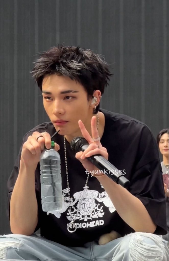 bri ୨ৎ tweet media
