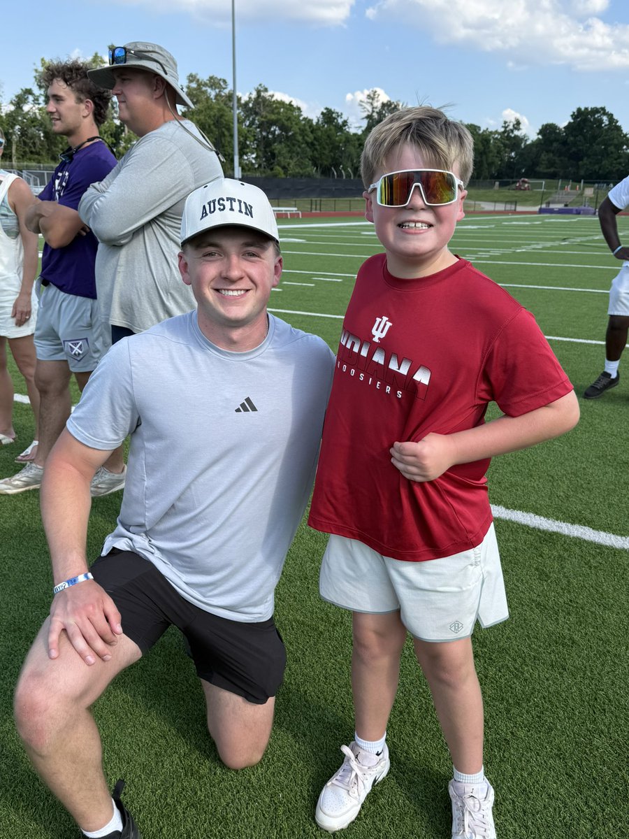Brenthoadley1's tweet photo. Thanks @CharlieB_16 @fatherryan @FRHS_Football 
@JoJo_Crump for hosting the camp today for the boys!! https://t.co/kaz6tJm4ga