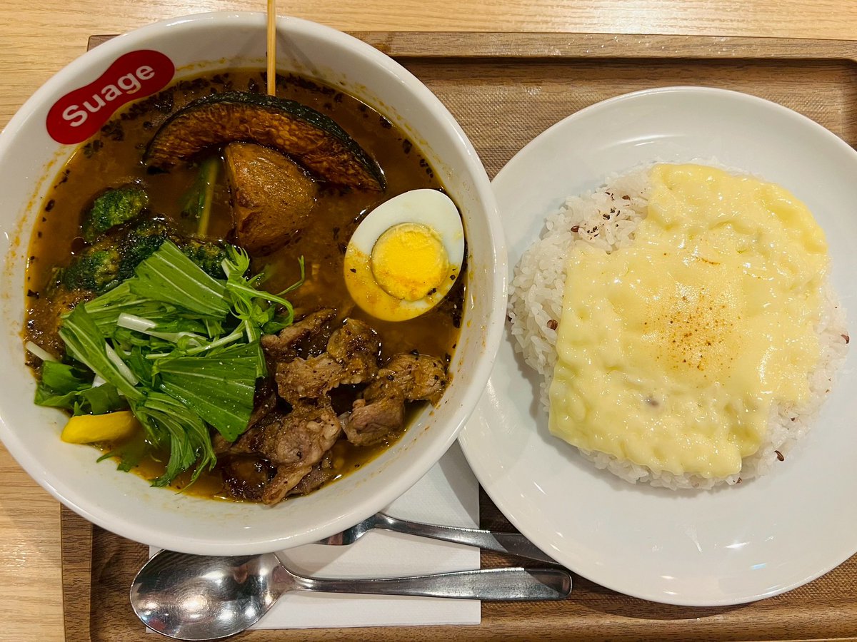 miyoshi_VALX's tweet photo. #SuageでVALX

念願のチーズオンザライス！(チーズインザスープというのもある🧀)
カレーは甘口派の私ですが、辛さレベル②ピリ辛でちょうどよく楽しめました🥹

 コラボ期間もあっというまに折り返し🍛🥄ぜひお楽しみください〜！ https://t.co/3EljAWmPvq