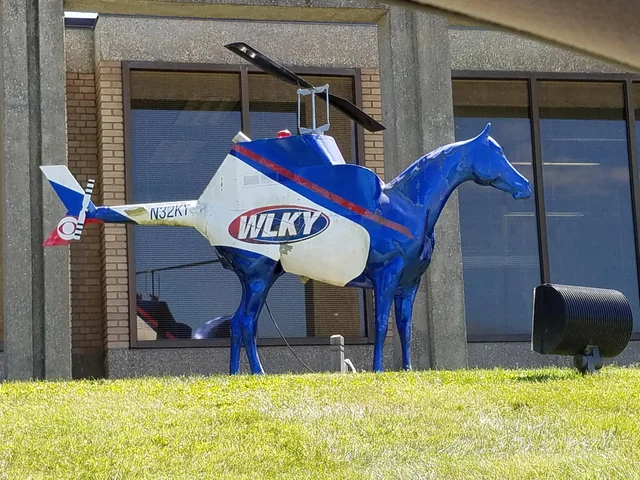 horse tweet media