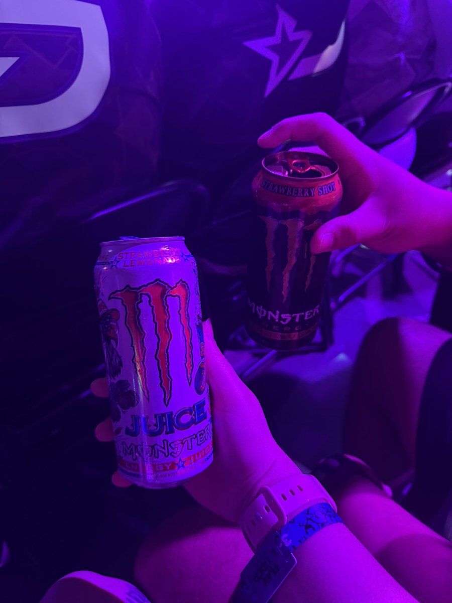 apackofkools's tweet photo. such an amazing weekend at DreamHack🥹 so lucky🫶🏼 https://t.co/Nlr0egFFyg