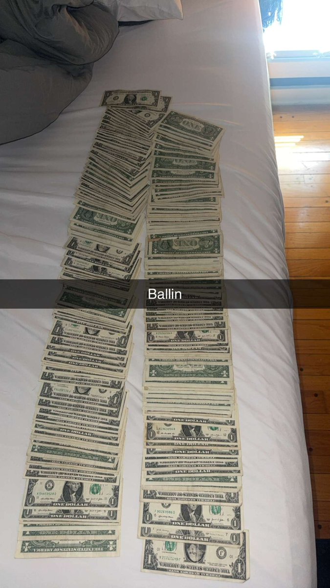 larry_burn33's tweet photo. Grad Party or Day in the life of a stripper? Either way my buddies living large! #GradPartySzn https://t.co/RWvRPjLWlD