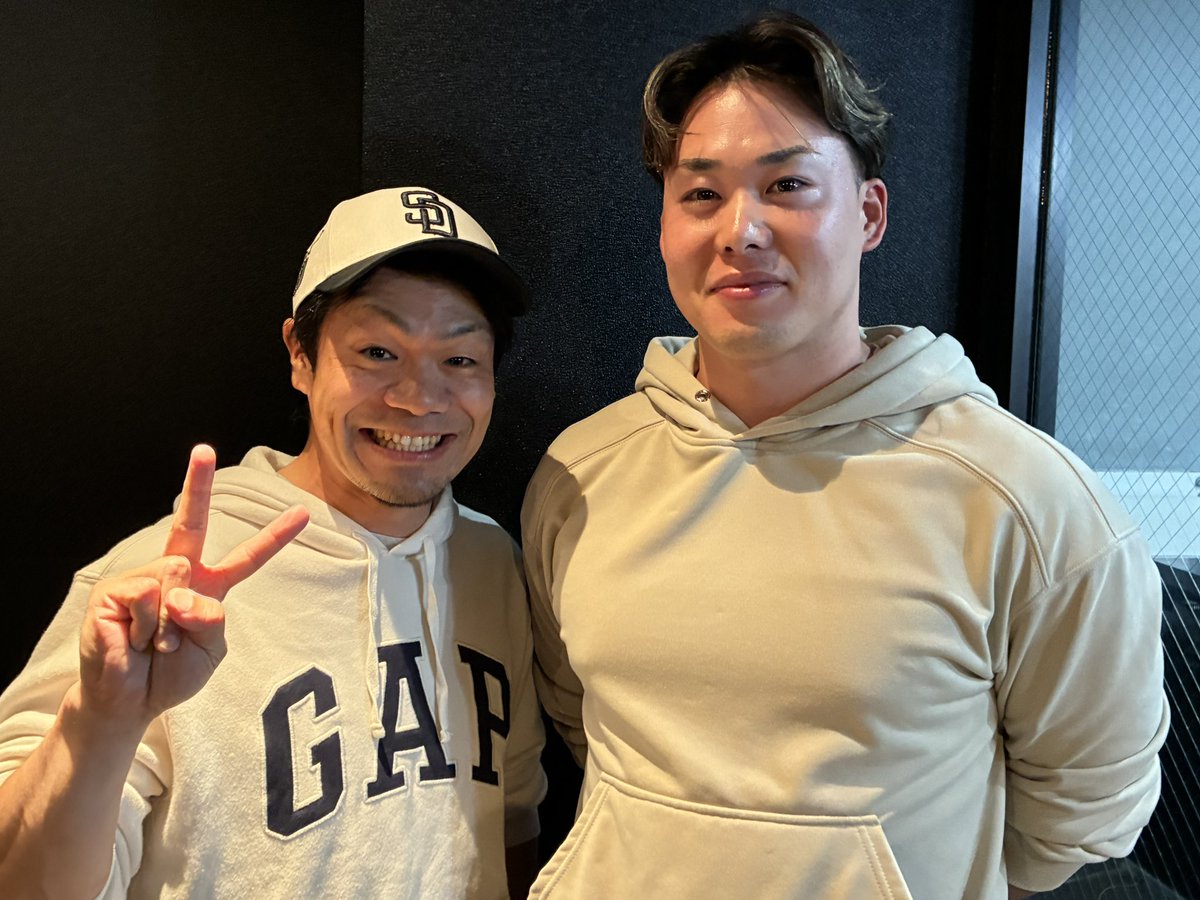 kyojin9160's tweet photo. Abemaウィンチケットグレードレースin函館
ありがとうございました！

犬伏選手が強くて番手松浦選手が優勝でしたね👏
偶然、犬伏選手と遭遇😳写真撮ってもらいました✨

#_WinTicket    #yu7ya22 https://t.co/3dcCvoRqCB