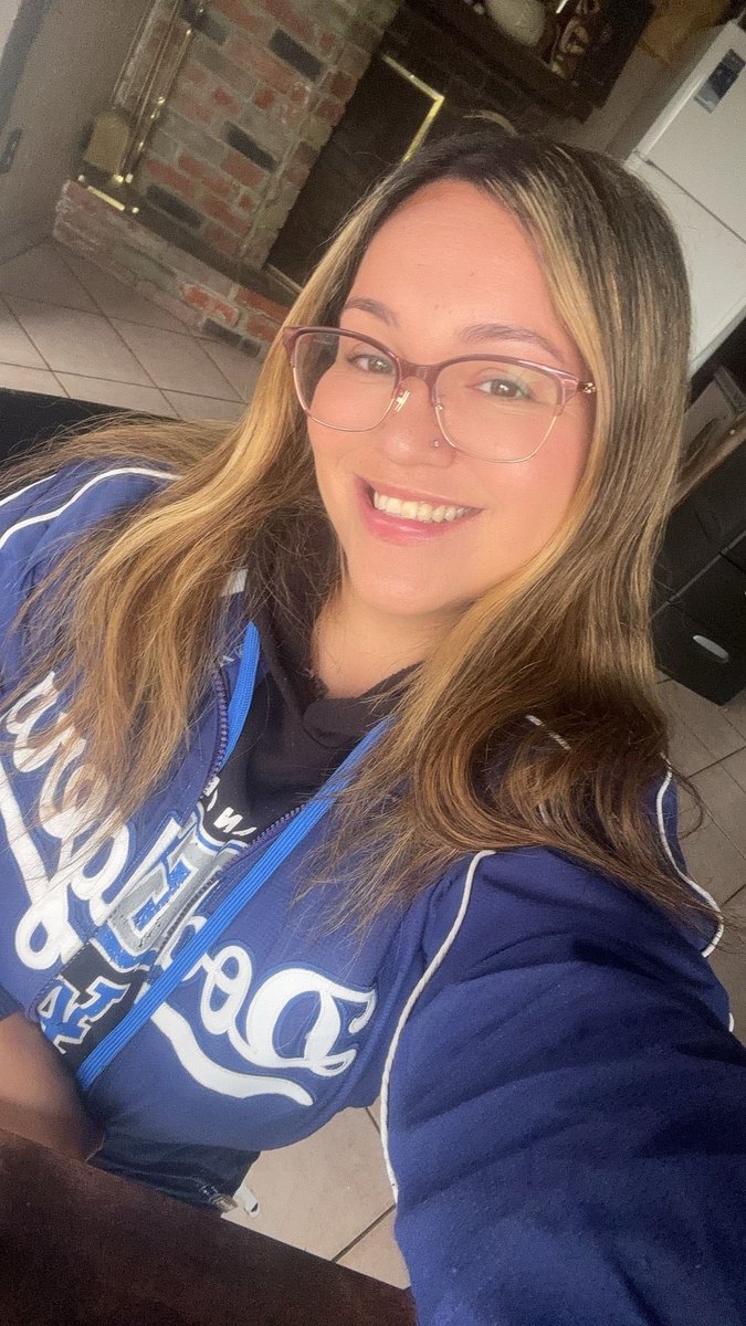 V 💙 tweet media