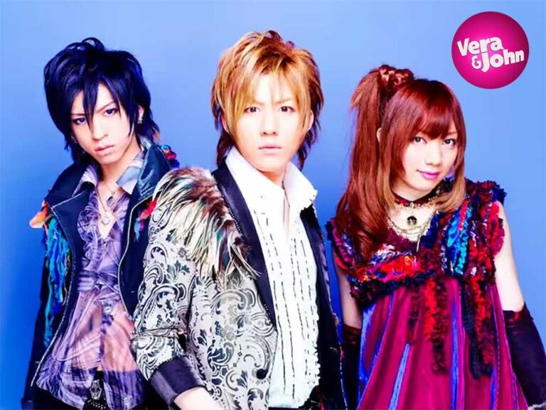 A_T_M_K_unaju's tweet photo. #このバンドorミュージシャンを分かったらリプ・100いいね目指す
ヒント：元・彩冷える（アヤビエ）のギタリスト涼平を中心に結成された日本のヴィジュアル系ロックバンドで、ポップでキャッチーなメロディと、独自でファンタジックな世界観で人気を博し、2017年の解散まで多くのファンを魅了しました https://t.co/O88C6TJkfW