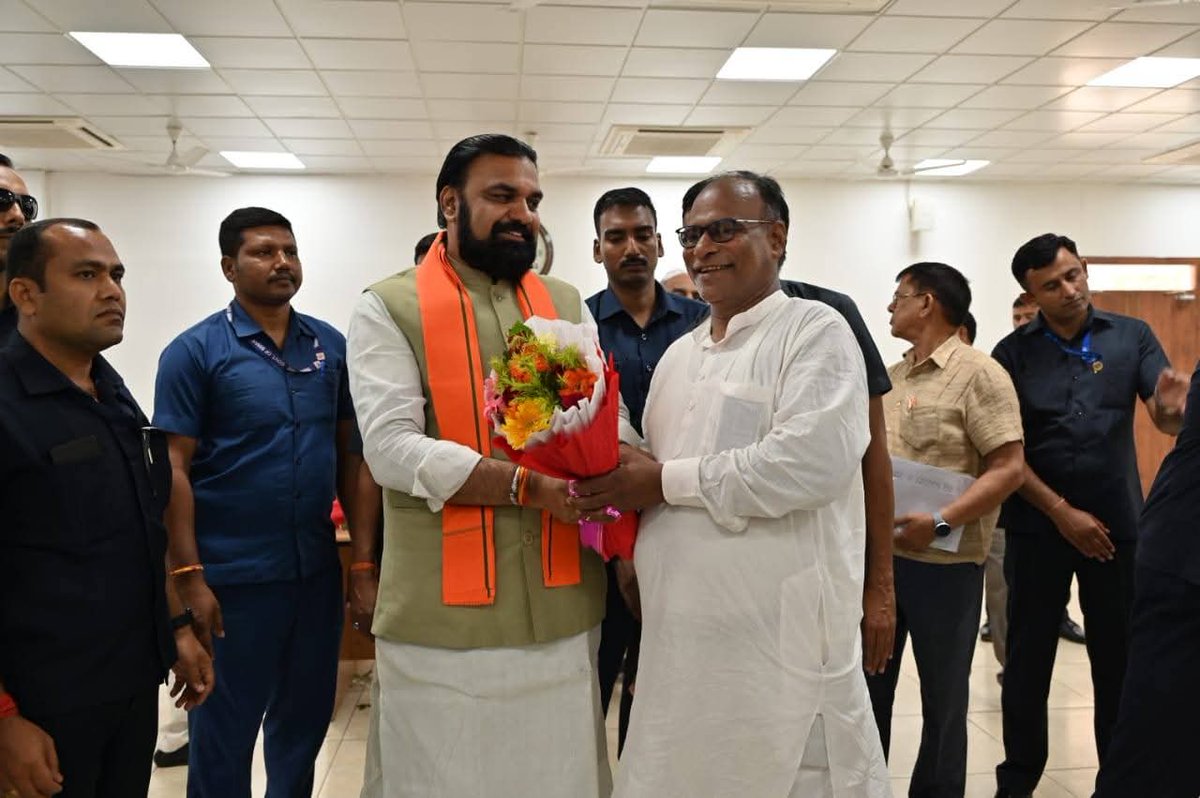 JagaKuswaha's tweet photo. बिहार की NDA सरकार के मुख्यमंत्री बड़े भाई माननीय सम्राट चौधरी जी के आदेश पर पूरे बिहार में कल से यानी 19-5-2026 से सहयोग शिविर जिस जिस पंचायत में लग रहा है अपलोग बढ़कर भाग ले अपनी समस्या को रखे, और उसका निदान पाए
#samratchoudhary
#deepak #prkash
#Dm #bhojpur
#CM #biha
#आरा https://t.co/KRgoWPYy0w
