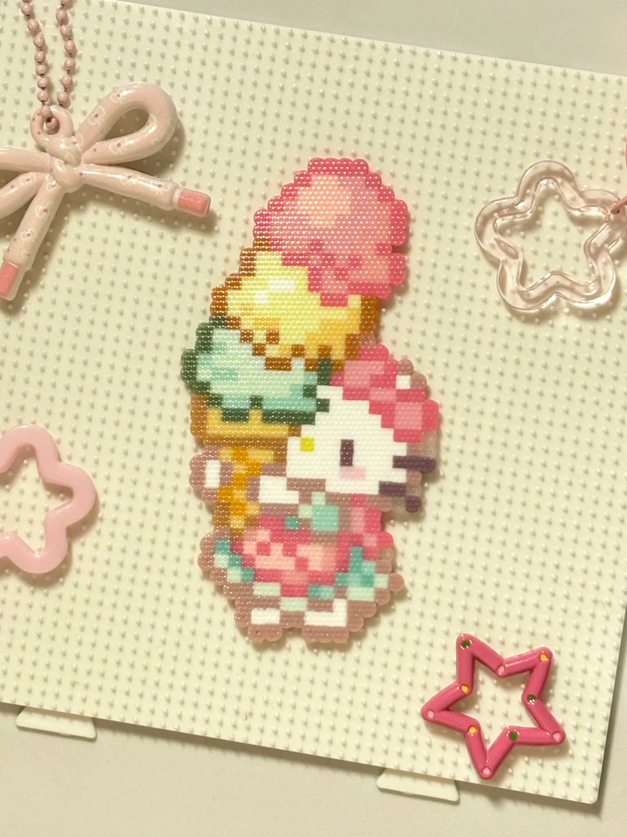 mooliyin's tweet photo. 拼豆日記🩵
今天是拿著冰淇淋的Kitty🍨 https://t.co/JfX6e7r78r