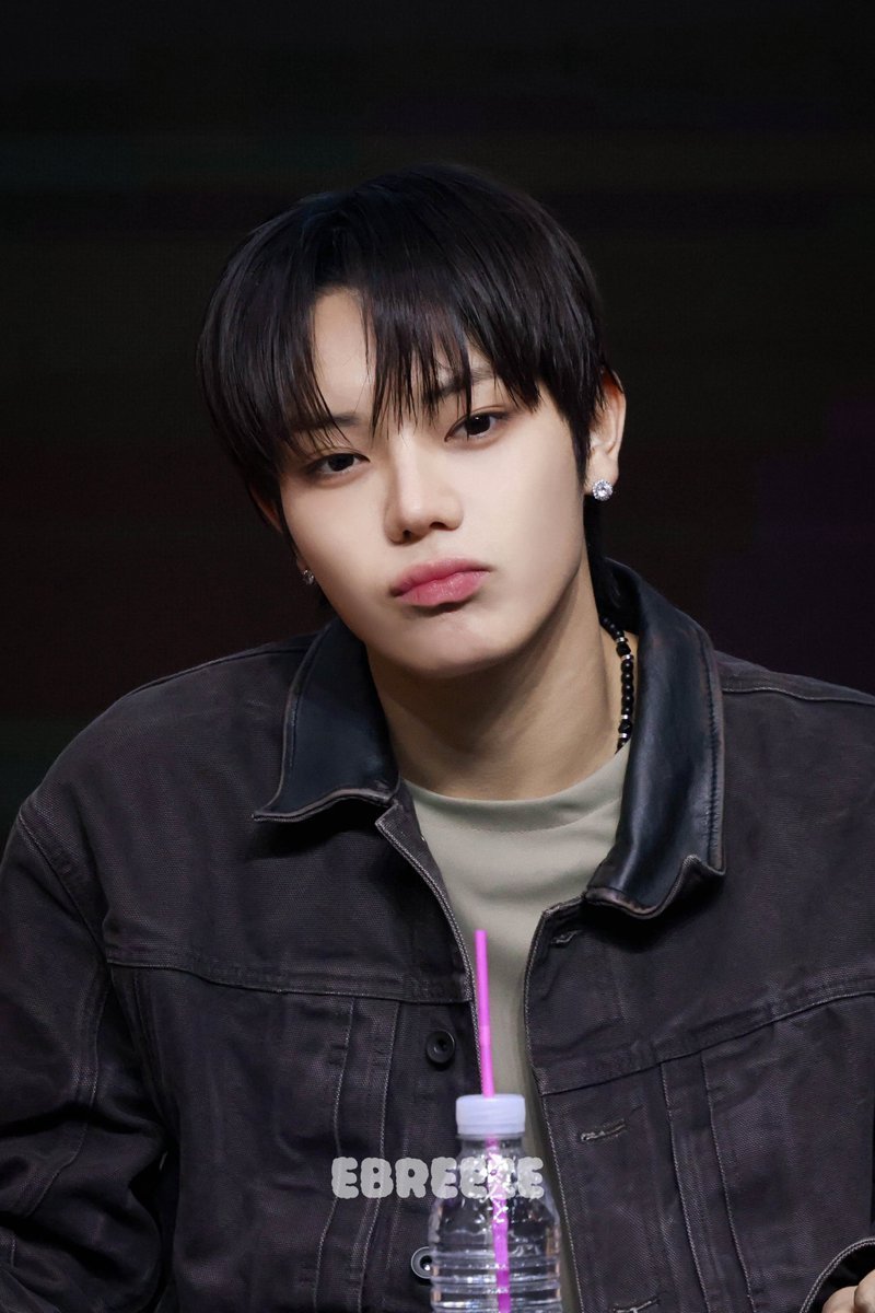 뉼른 아카이브 tweet media