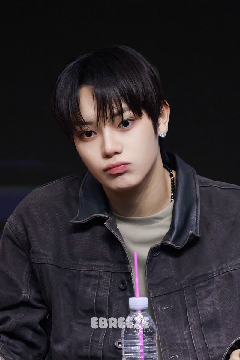 뉼른 아카이브 tweet media