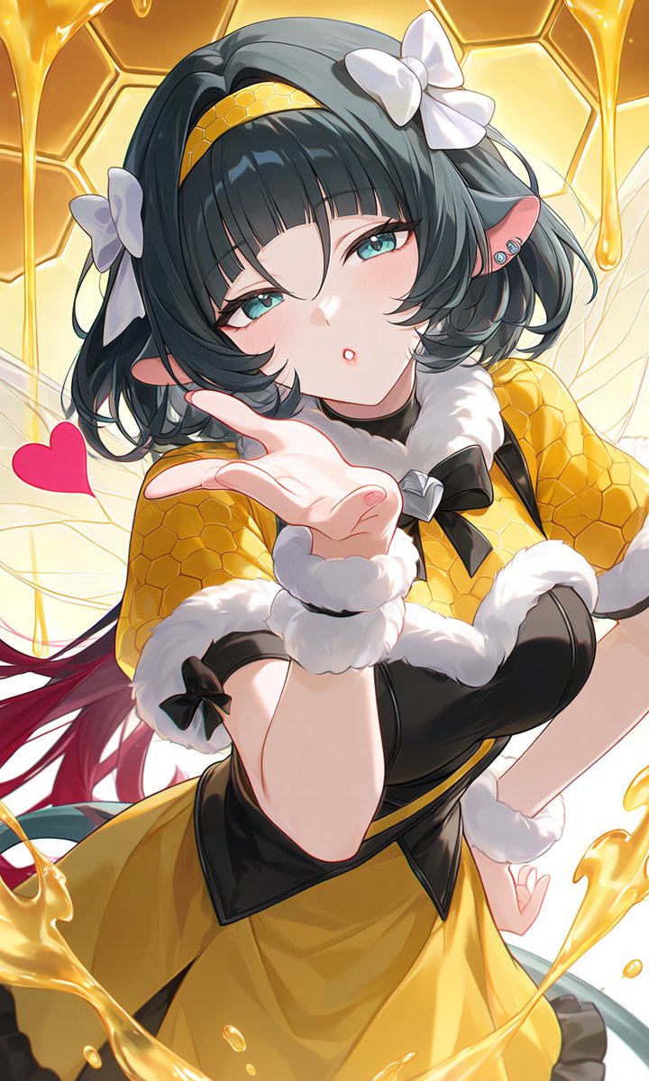 Piengreen's tweet photo. As my Queen said. If you want to bee-come a cute worker bee like me. Then maybe you should come to my DMs~~💛 https://t.co/OnWLADOpjj