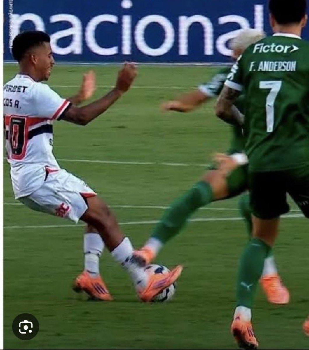 Andradee_99's tweet photo. @eneas_maschetti @futtmais Oi ? https://t.co/zyTQdUhTqC