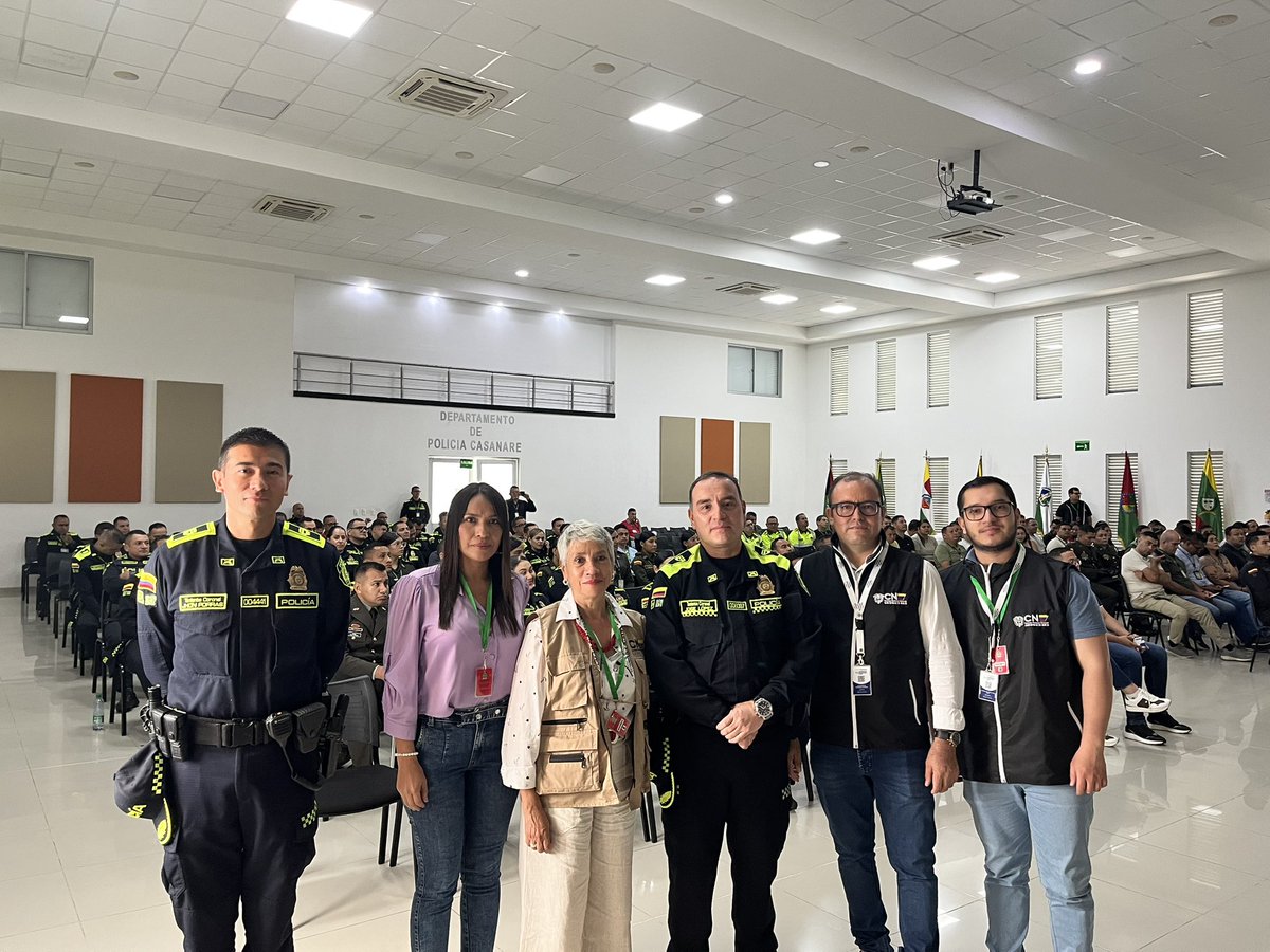 CNE_COLOMBIA's tweet photo. #CNEConLasRegiones | Socializamos con más de 100 uniformados del Departamento de Policía de #Casanare (@PoliciaCasanare) las funciones de la app ‘Comitium en línea’, fortaleciendo la preparación de quienes brindarán apoyo durante los comicios electorales del 31 de mayo. ¡Somos #LegitimidadYTransparencia en todas las regiones del país!