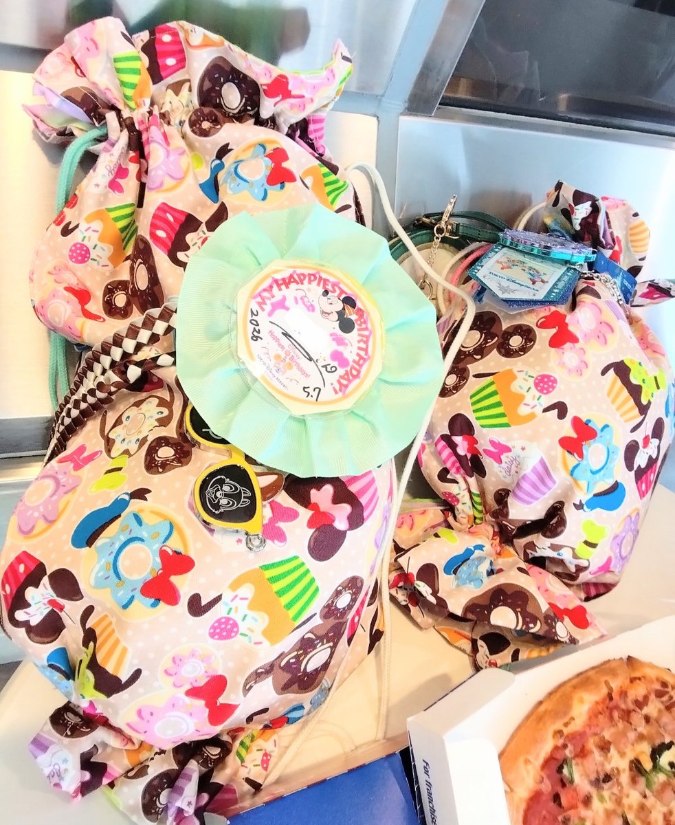 手芸好きの姉による制作物 (🍬型ナップザック) 姉からの誕生日ディズニ