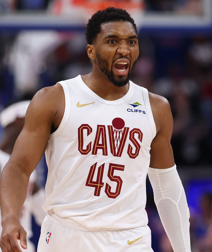 50NuancesDeNBA's tweet photo. MONSIEUR DONOVAN MITCHELL VA DONC DÉCOUVRIR LES FINALES DE CONFÉRENCE, À 29 ANS, POUR LA PREMIÈRE FOIS DE SA CARRIÈRE 🔥 https://t.co/XEITMW94sg
