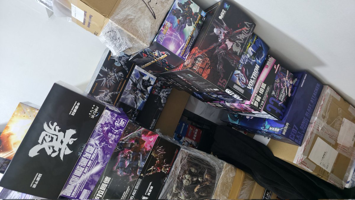 kerrickkun's tweet photo. @TsukimiBDohrnii It's not much, but not all bandai tho https://t.co/VQEKeFEFdo