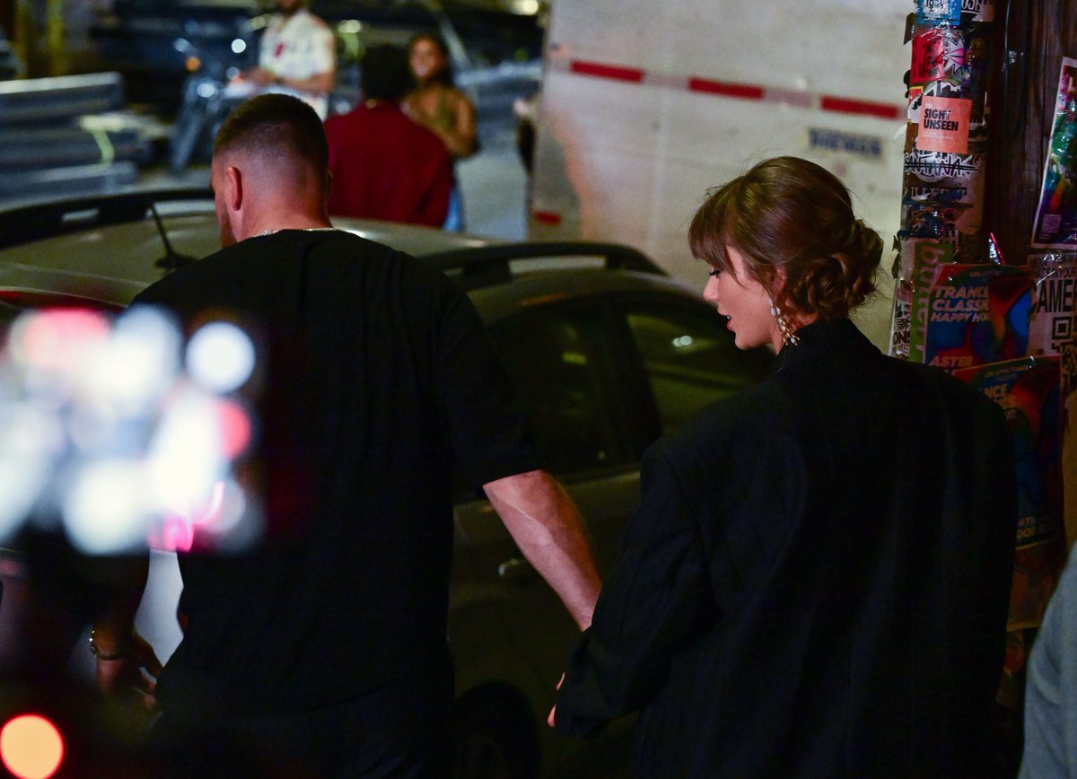 Taylor Swift in 4k tweet media
