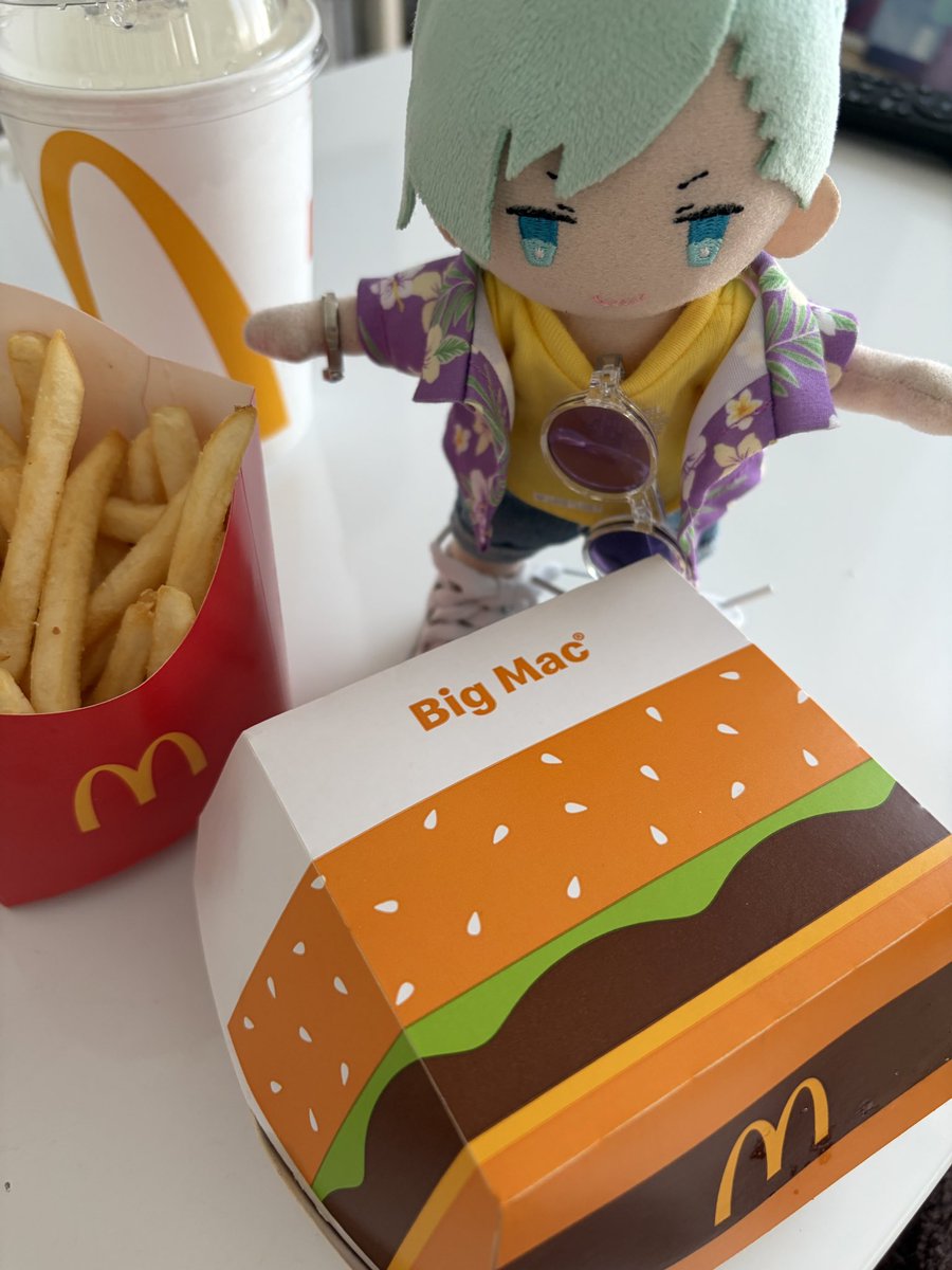 まるこ tweet media