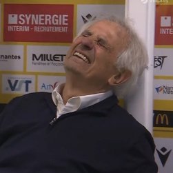 CardinalEzeuba's tweet photo. 🚡👀🗣️ "The image of Vahid Halilhodžić, devastated, in his last match as a professional coach at 73 years old, is very sad." @AndiOnrubia:

"The coach was saying goodbye today to his career, and the match against Toulouse has been suspended after the pitch invasion by the ultras https://t.co/9lkQn8Bmp9