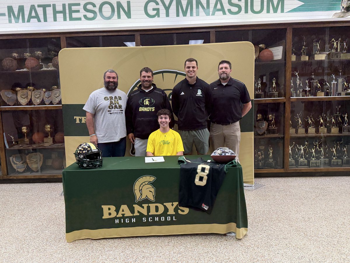 T_money2007's tweet photo. Excited to say I’ve committed to @Methodist_FB! It’s been a rewarding and tough journey up to this point, and while I’m sad to say goodbye to Bandys, I’m excited to see what God has in store for this next chapter of my life. Thank you to @CoachBPhillips_ for giving me a chance! https://t.co/b1P5RWnBFA