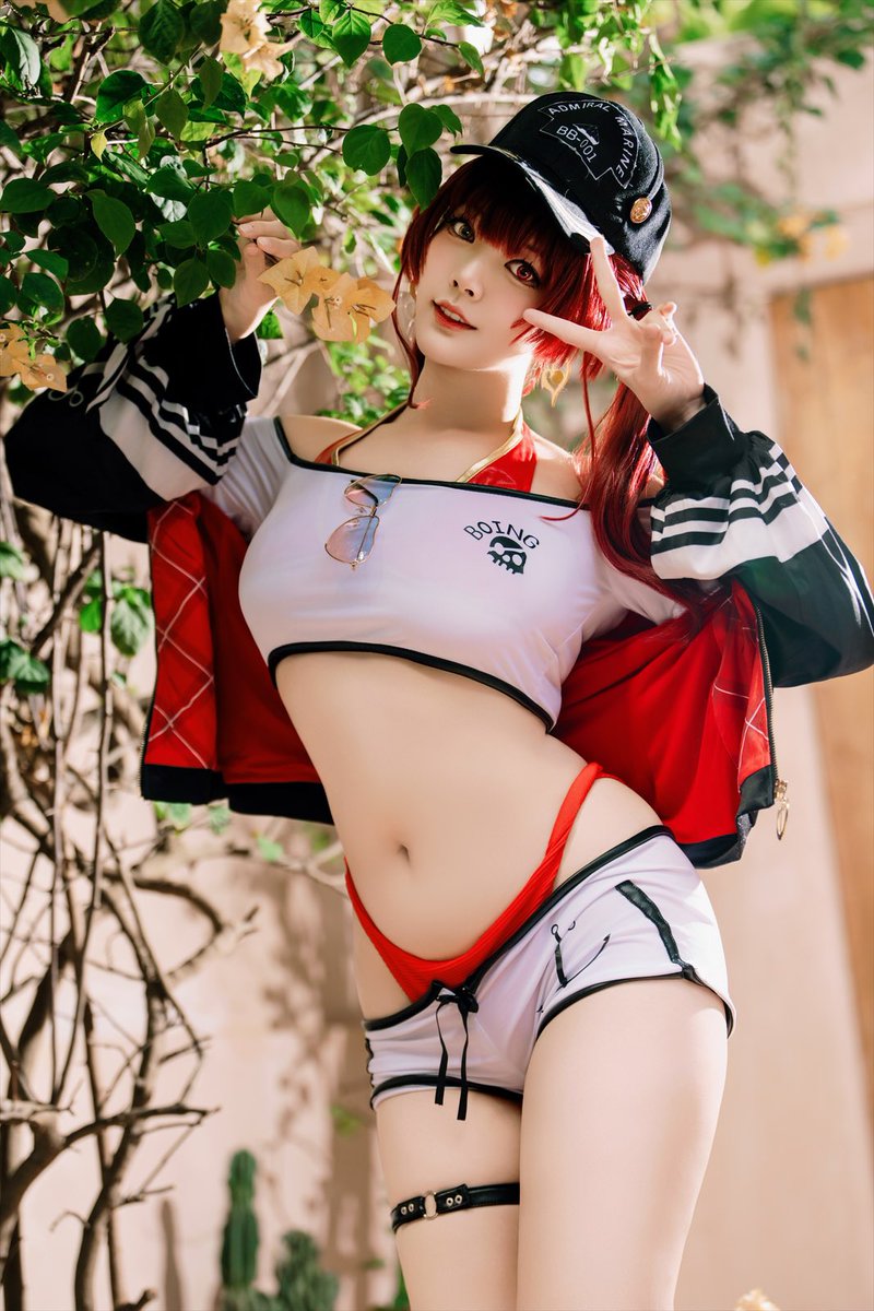 ying_tze's tweet photo. Houshou Marine in Swimsuit 🏝️💛🏴‍☠️ https://t.co/rH6O0vUcnv
