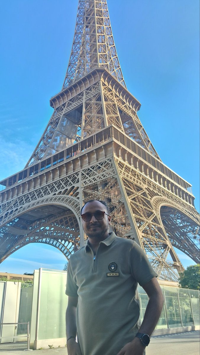 atanucs007's tweet photo. Though storms may rage and shadows lower,
Guided by love and patient power,
Still standing tall like the Eiffel Tower. 

#EiffelTower #ParisVibes #StandingTall #France https://t.co/ULCUvbBWCa