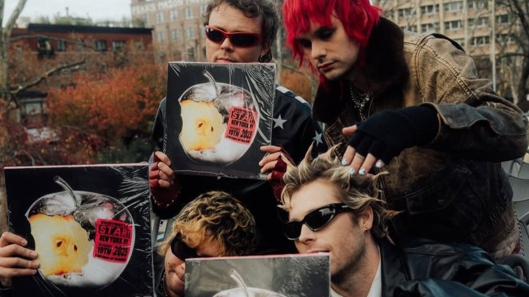 samie 🦢 is seeing 5SOS!!! tweet media
