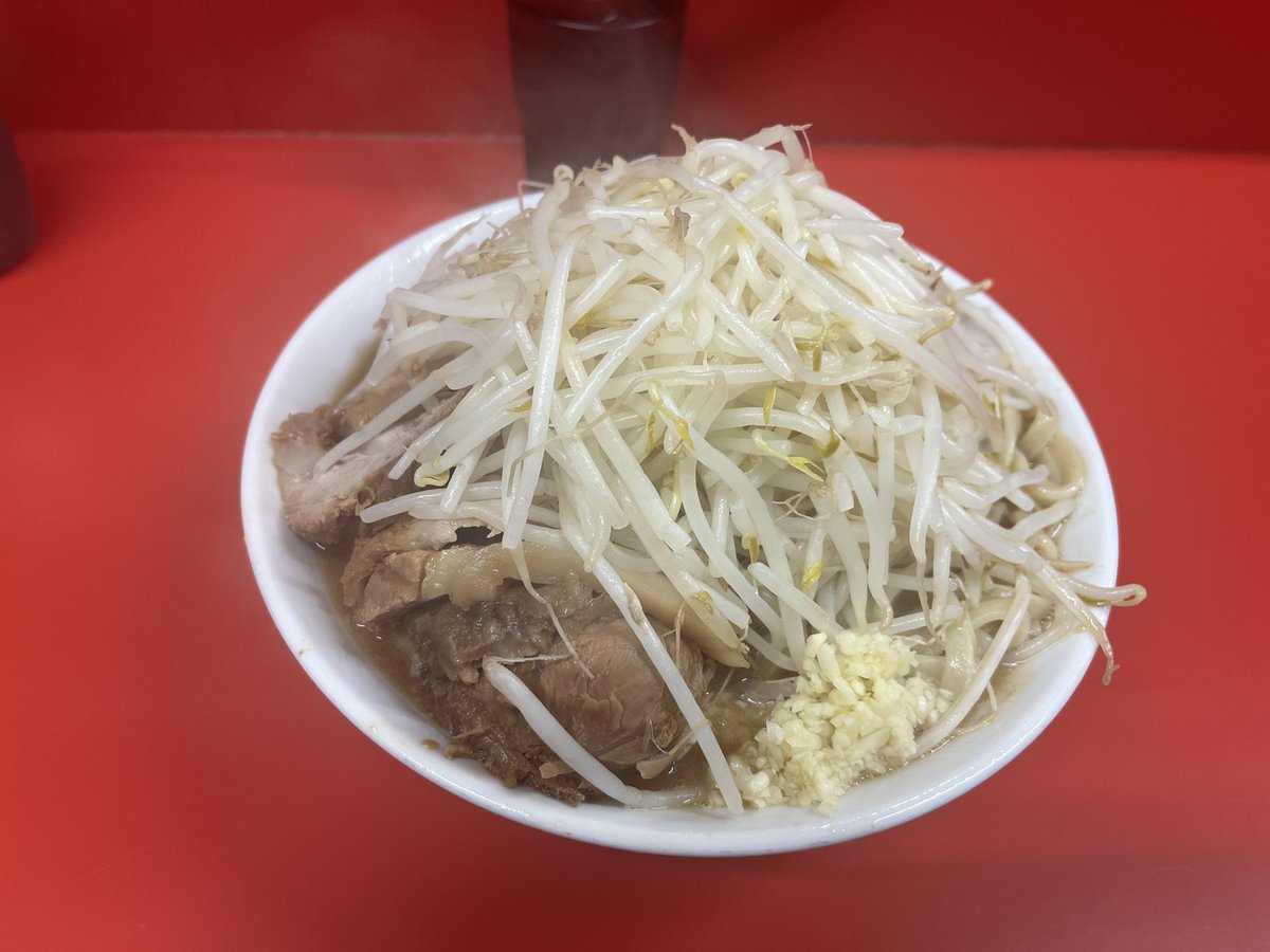 B_810's tweet photo. 小ダブル麺半分(ニンニク少なめ)
今の自分にはコレで適量です(ﾉД`)

I'm at ラーメン二郎 一橋学園店 in 小平市, 東京都 https://t.co/d5ujbZ3p7s https://t.co/m4bqsqabuM