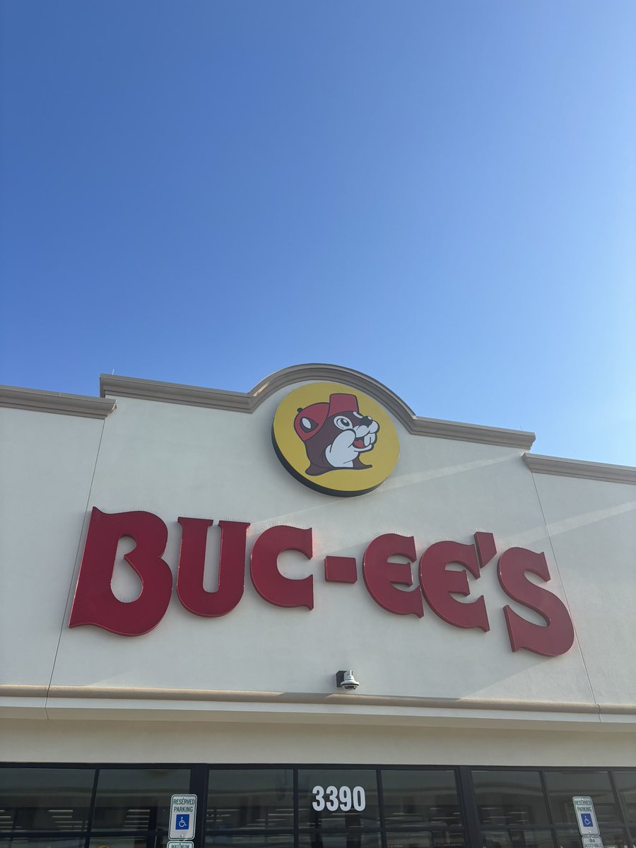 Dougthethugg69's tweet photo. Cavs game 7 win and 2 Buc-ee’s in one day. I love this country https://t.co/Tw9tHm1nSh