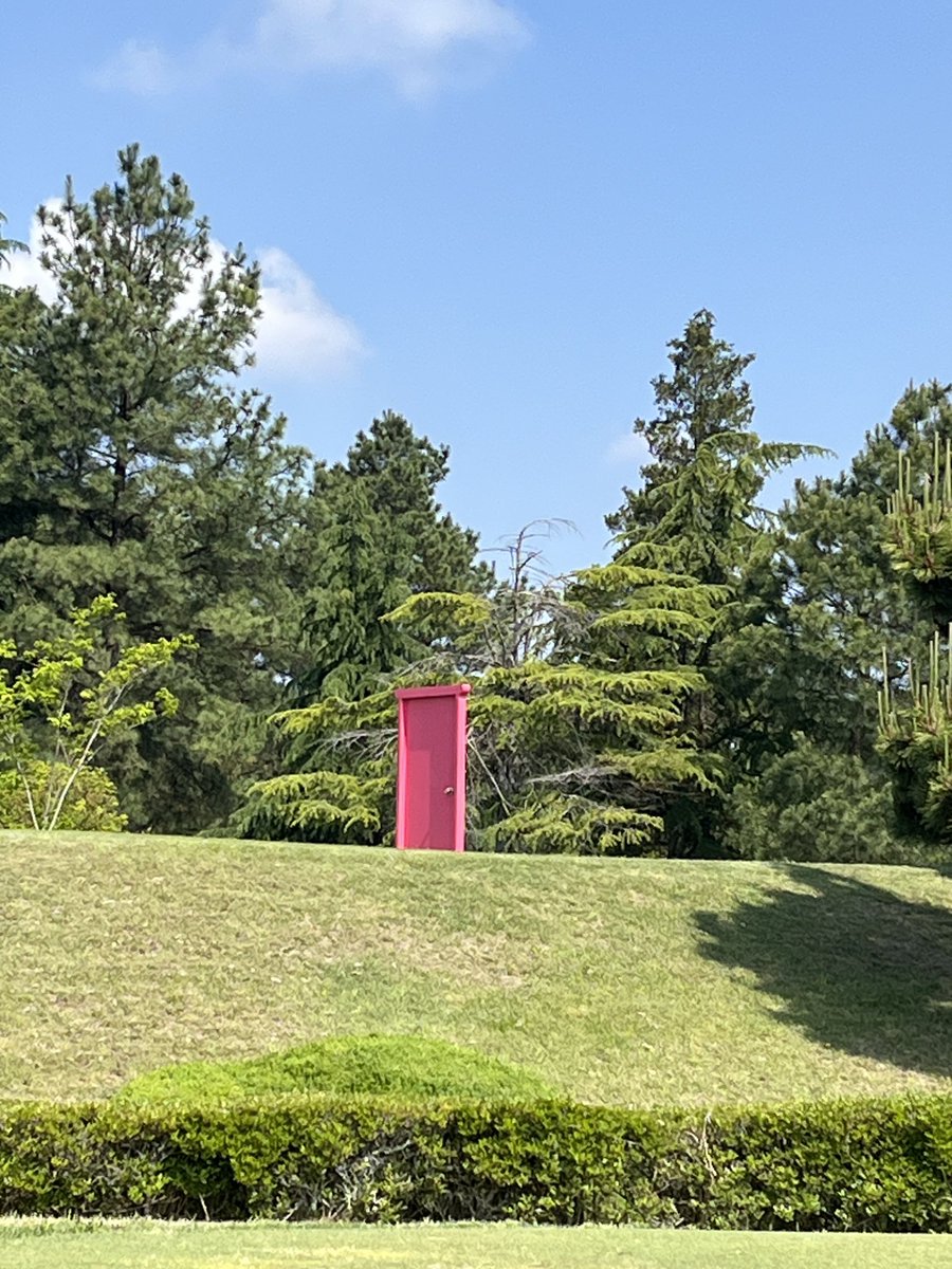letsenjoygolf's tweet photo. どこでもドア https://t.co/AMJ4tMZLYw