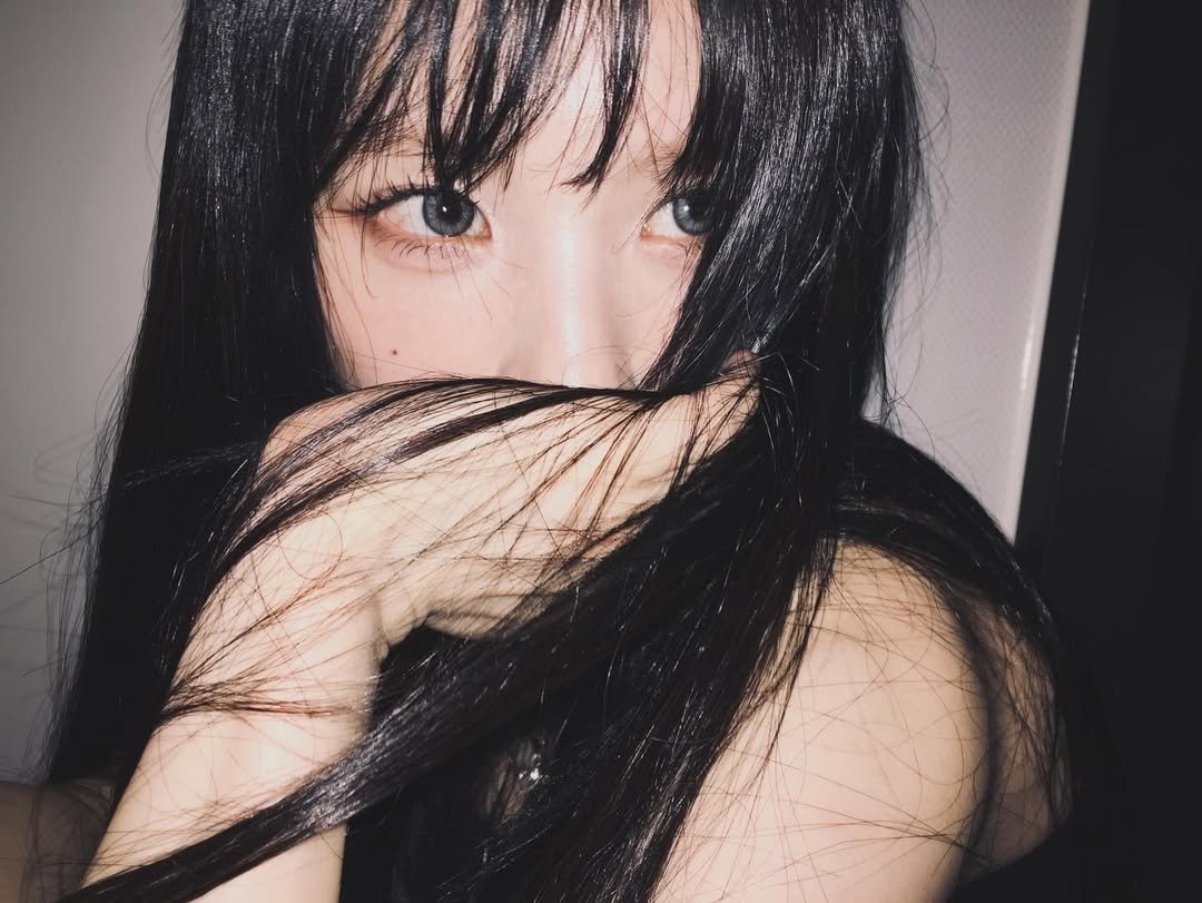 Heejin. tweet media