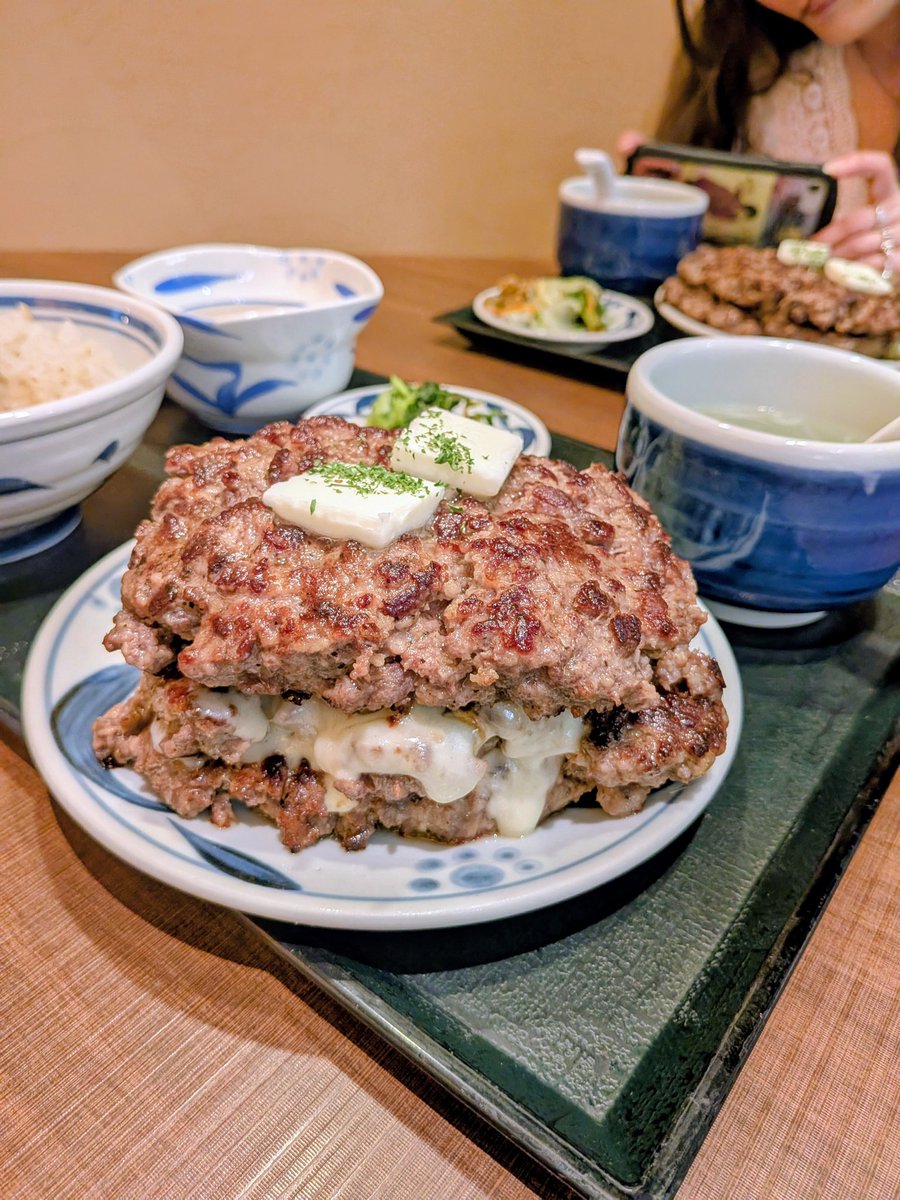 デカ盛りラーメン食べてます(デカさん)🍜 tweet media