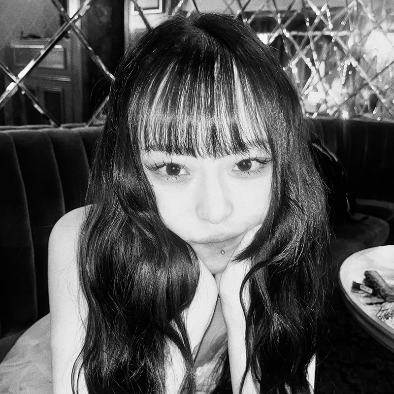EnterShibuya's tweet photo. 【本日 5月18日 (月) lucid】
微睡みの中で揺れる光、曖昧な輪郭、反復する低音。まるで終わらない寓話のように、現実と幻想の境界は溶けていく。言葉では定義できない感覚がある。その輪郭をぜひ体感してほしい。
https://t.co/ZWyssiHc9Q https://t.co/GSJV7F9ouh