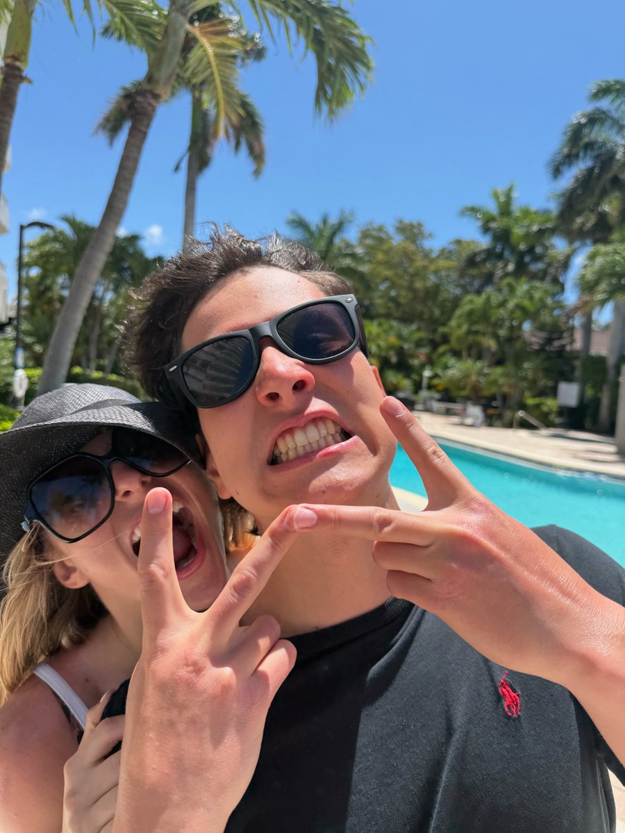 annie22o's tweet photo. And we get some BTS pics 😆
They're the funniest i swear
More: https://t.co/G7GniNl5Vs https://t.co/OkI4whOEj1