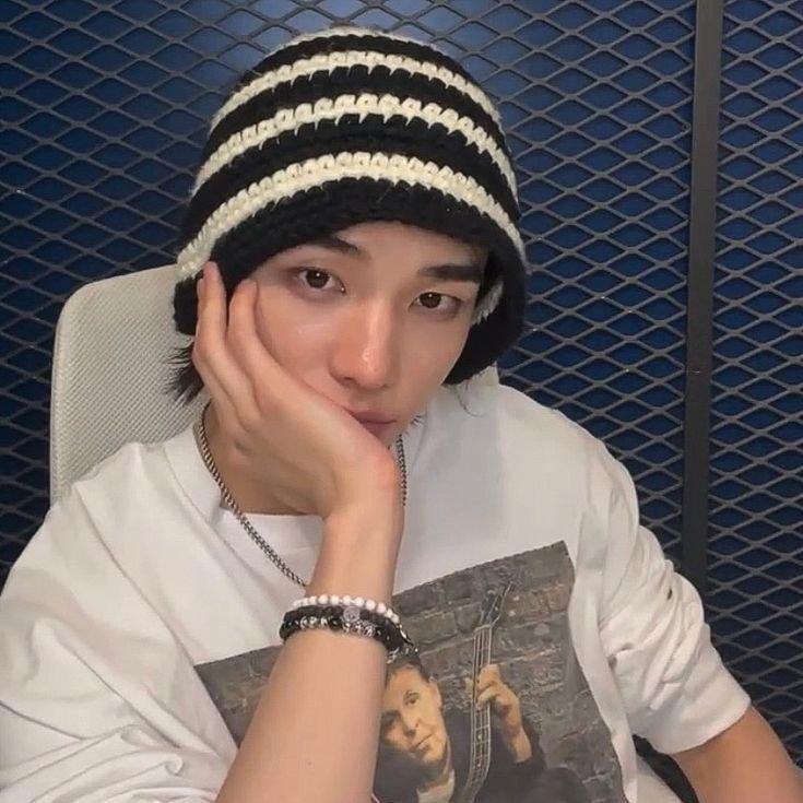 Hyunjin tweet media