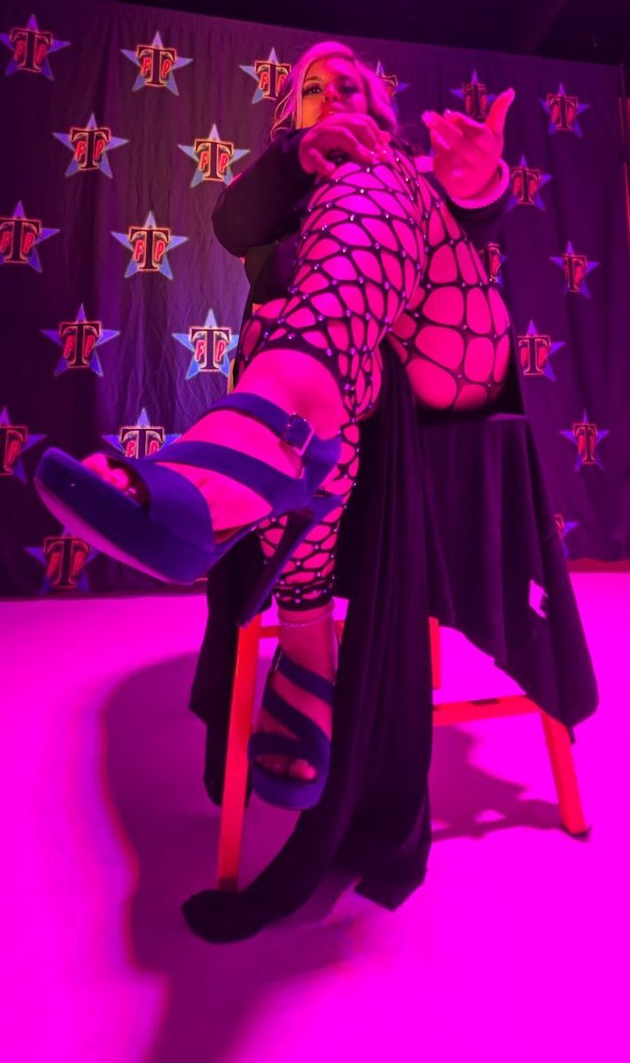 Goddess Cutie💸 DomConLA 5.27-FetCon 8.3 tweet media