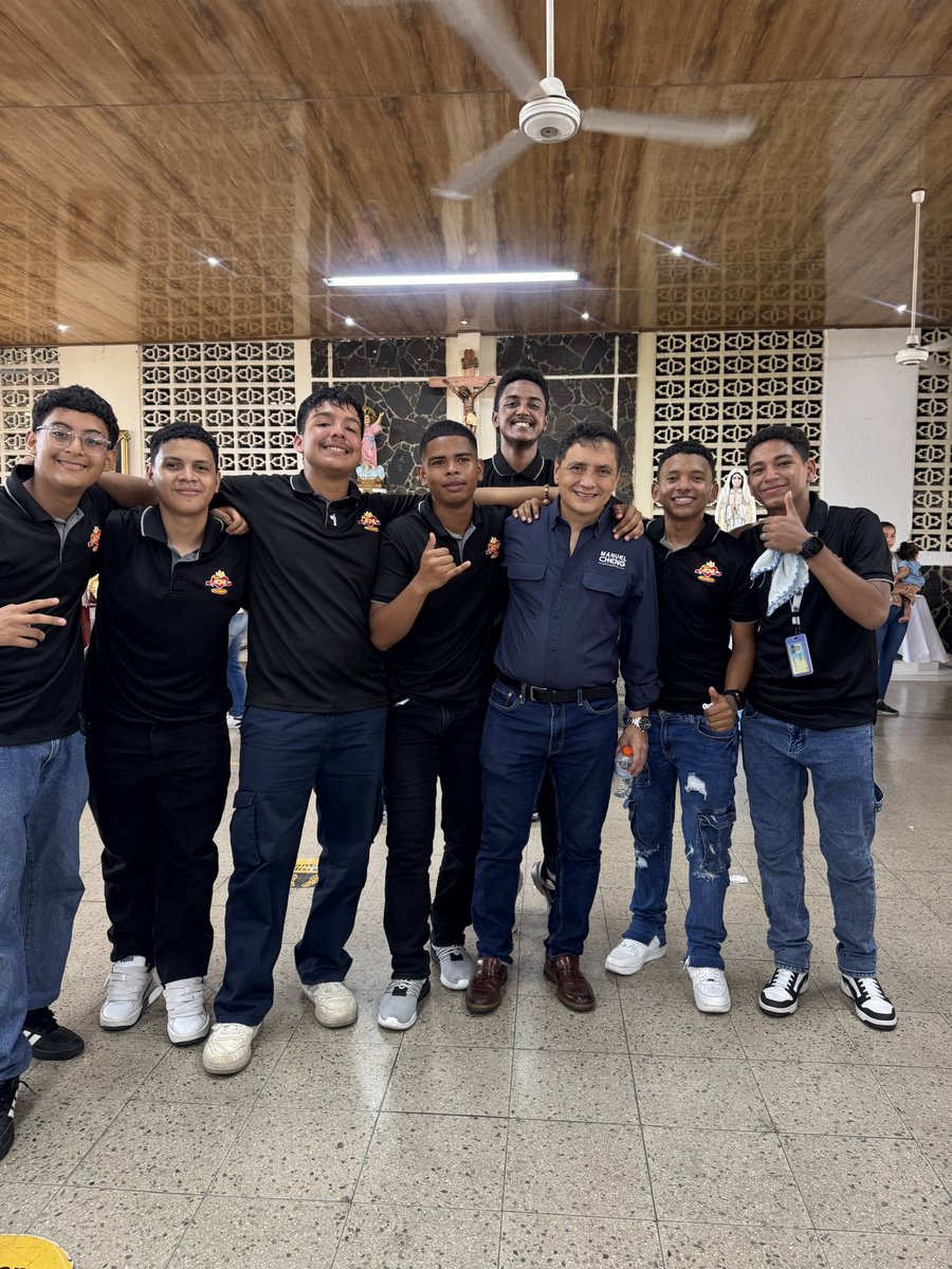 manuelchengpa's tweet photo. Hoy compartimos junto a los jóvenes del templo católico de Santa Cruz de Vacamonte una emotiva celebración de la Pascua Juvenil, un espacio de fe, reflexión y unión.

Gracias por la invitación y por permitirnos ser parte de este hermoso encuentro. https://t.co/r1Bt4DmZuS