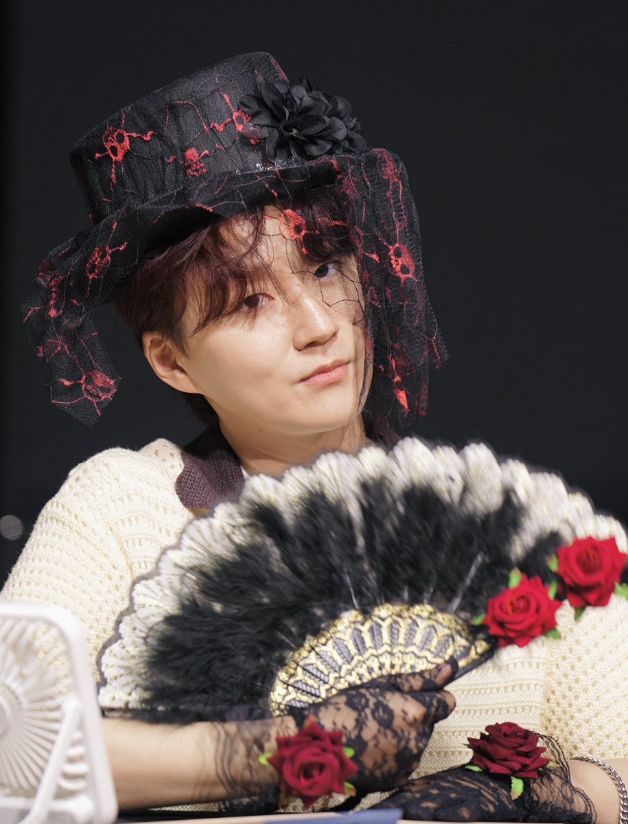 베이 tweet media