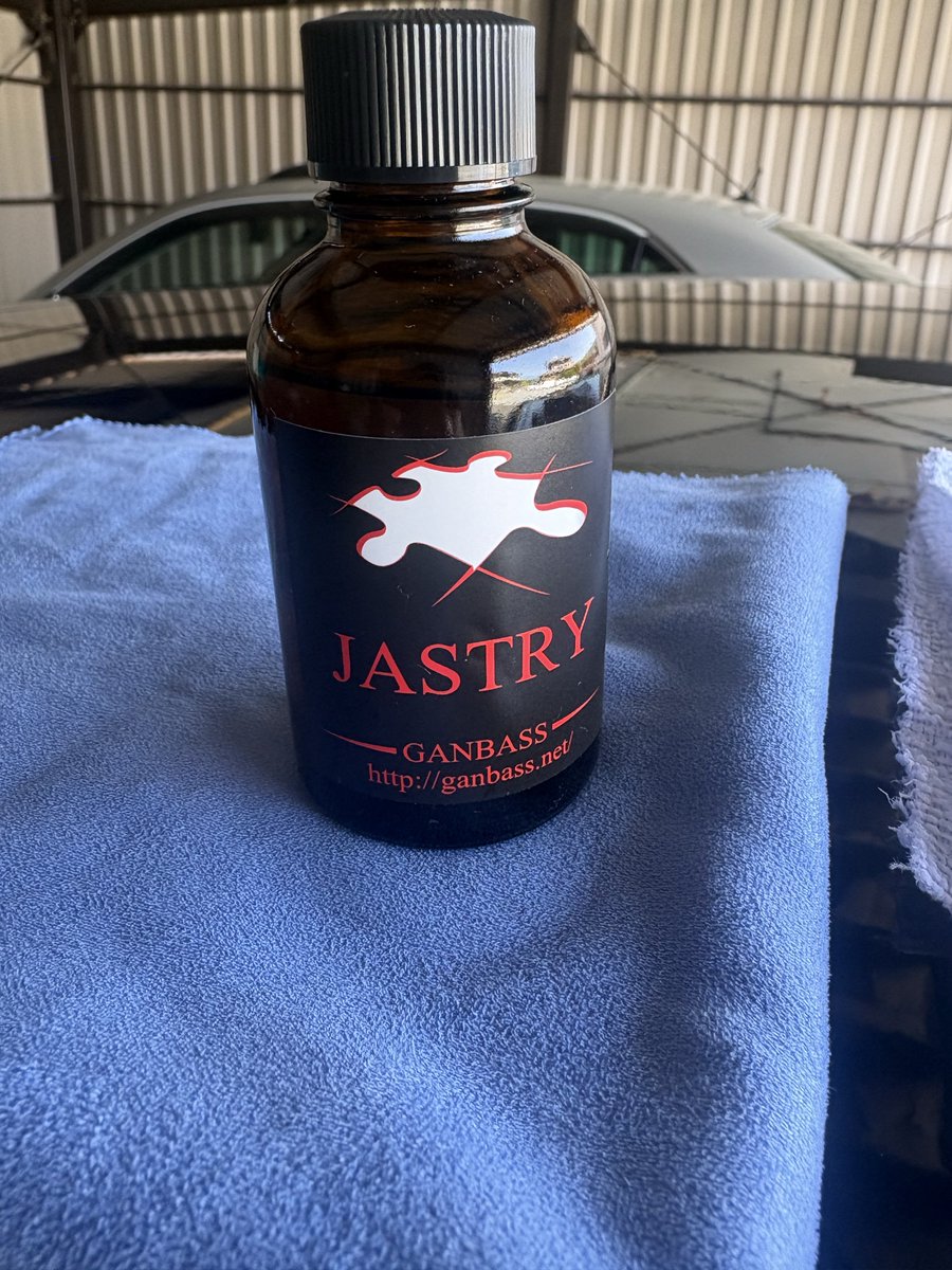 bb02143's tweet photo. 5月だぁ
真夏日だぁ
硬化系だぁ〜って事で
JASTRYやっときました

ルーフ
リア部トランク、バンパー
のみ…..

硬化後の施工傷がどうかな
あ🙄
コレでダメだったらドミ以外
の硬化系は諦め…ます…

@ganbass_info https://t.co/LmpxgyFgGQ