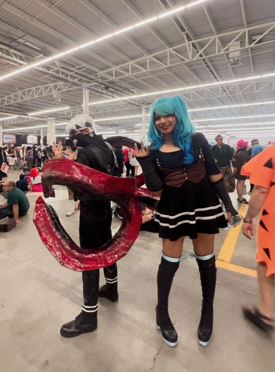 maru_chantrap's tweet photo. Y aquí unas fotos con cosplayers 🤭 https://t.co/U88G50iena