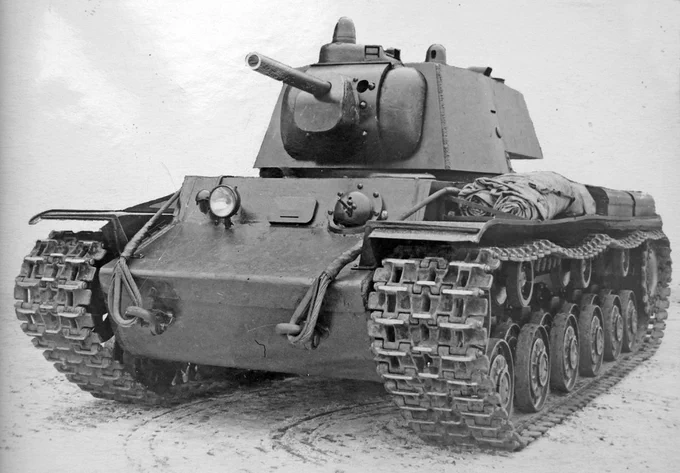 Tank Archives tweet media