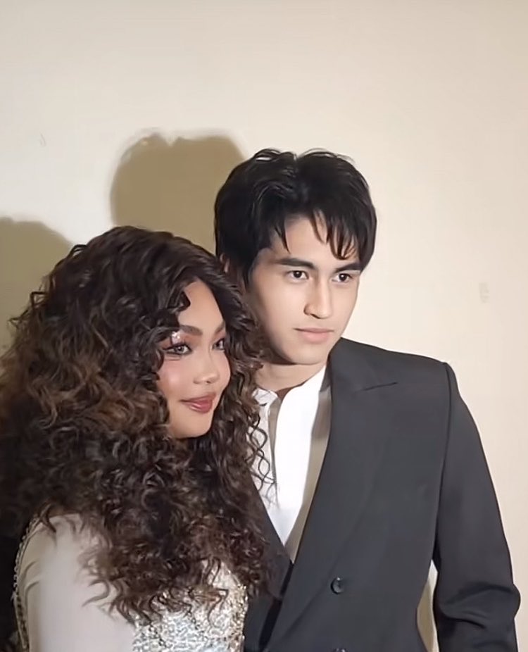 JCWTtoki's tweet photo. May prenup na pala sila emes acksnskkskskw

#CARTON https://t.co/akuJGTnFEV