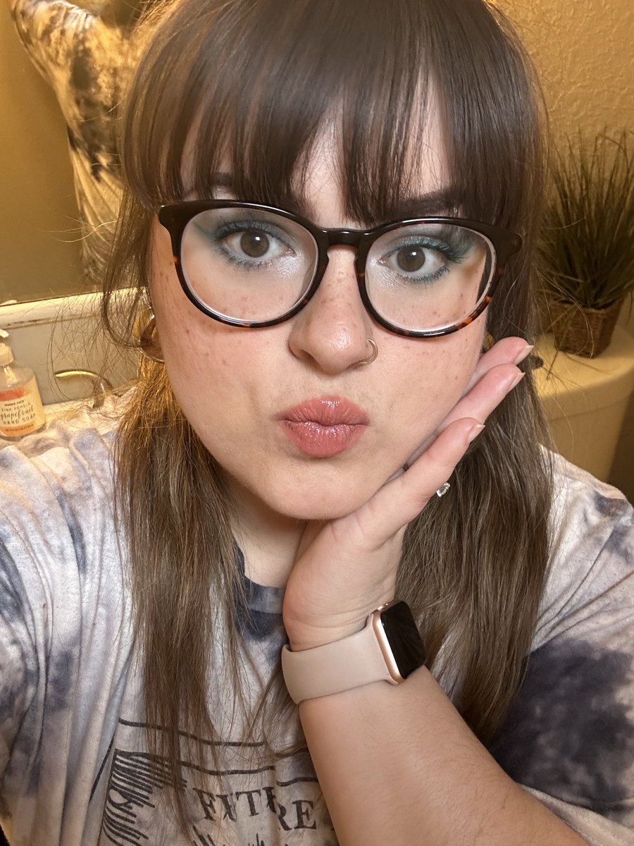 becky tweet media