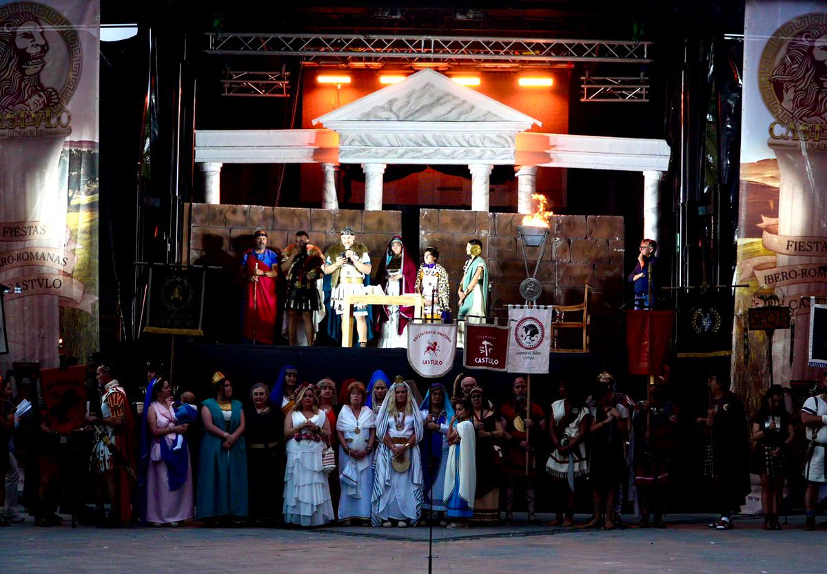 aytolinares's tweet photo. ⚪ XIII FIESTAS DE CÁSTULO
Las @fiestascastulo llegaron a su fin con la celebración de diferentes actividades de recreación histórica.

⚔️ Talleres infantiles, teatro o desfiles fueron algunas de las citas que el público pudo disfrutar ayer en #Linares.

https://t.co/vzjGdRGTfV https://t.co/mEMyCxbgNG