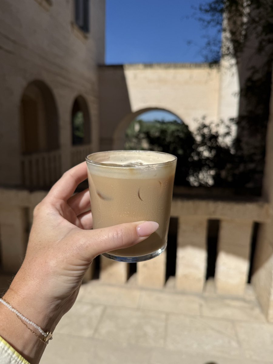 hellosprice's tweet photo. After 2 weeks in Italy I had to give in and order an iced latte. Sue me, okay! https://t.co/5pTNOvW252