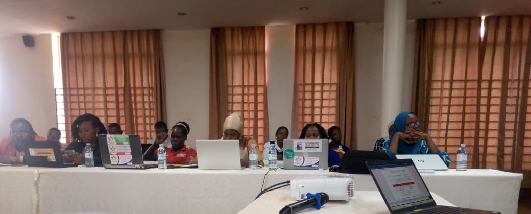 CommunitiesOrg's tweet photo. Just in⏰: #OrientationSession on #SRHR by @cehurduganda  This is a community level capacity strengthening opportunity because everyone is vulnerable. The inequalities, poor service delivery, discrimination and stigmatization that happen are majorly at the community level. https://t.co/qSbkXfpJwT