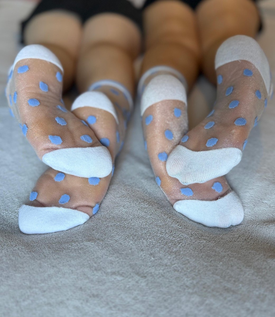 𝐕𝐢𝐜𝐭𝐨𝐫𝐢𝐚♛ Feet tweet media
