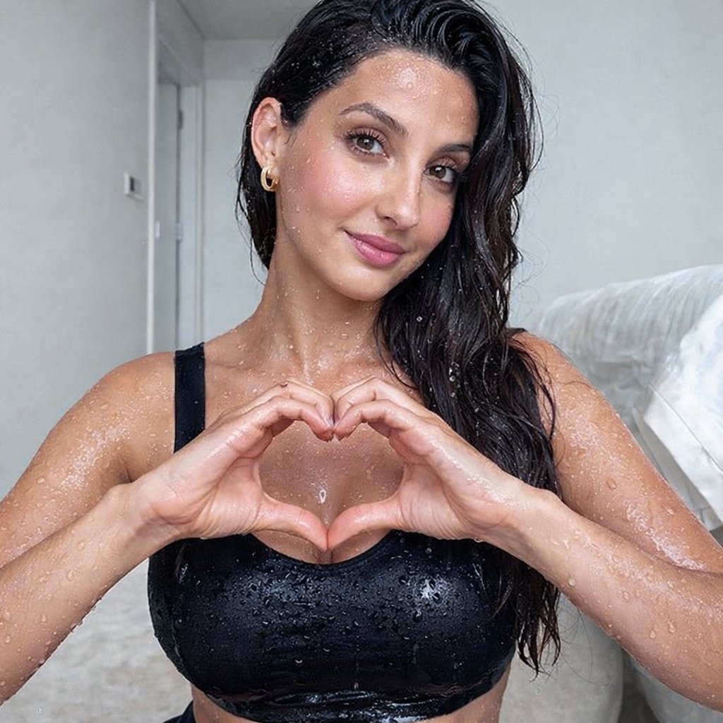 Rain Drenched Actresses 🌧️💎 tweet media